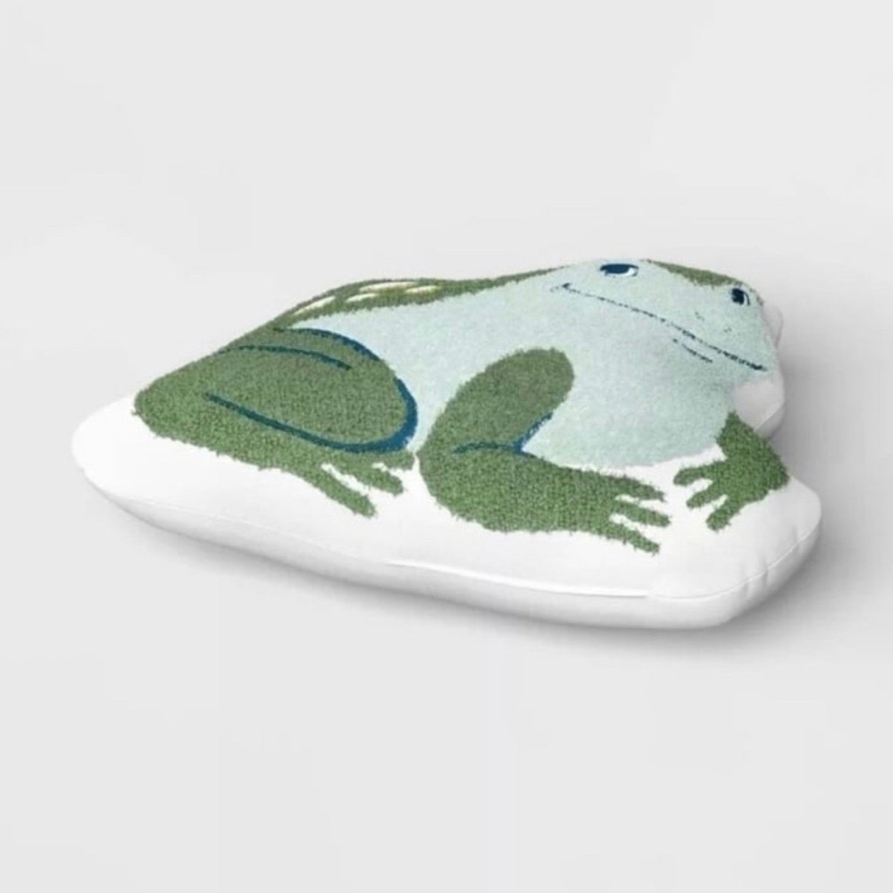 Room Essentials Frog Shaped Embroidered Cotton Throw Pillow Green - Target - Picture 3 of 7